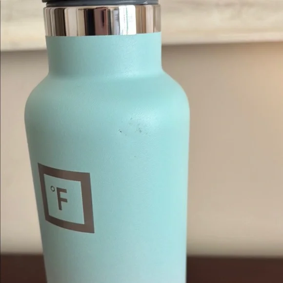 Iron Flask Stainless Steel Gradient Water Bottle - Blue and Pink - Picture 6 of 9